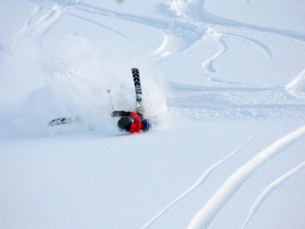 Млад скиор е открит мъртъв край пистата Мечи чал над