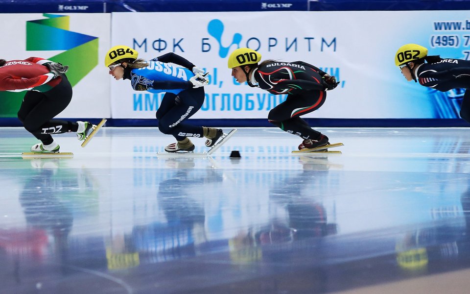 Катрин Маноилова спечели титлите на държавното първенство по шорттрек по дистанции