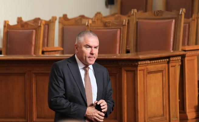Марешки водач на листа, иска оставката на Каракачанов