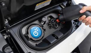 Nissan Leaf е първият електромобил, реализиран в тираж от 400 000 бройки.