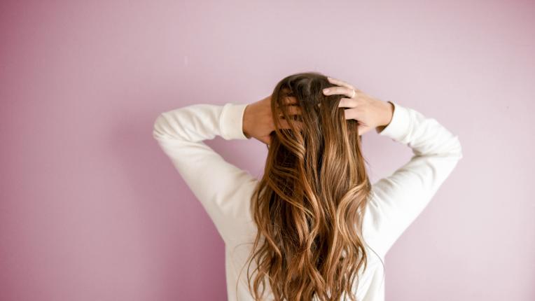  Колко постоянно е добре да миеш косата си (според формата и гъстотата) 