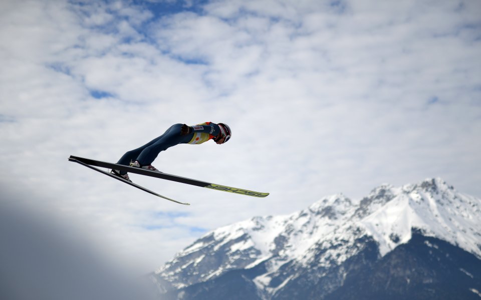 Камил Стох спечели състезанието от Световната купа по ски скокове