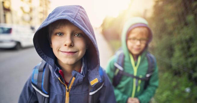 А пък твоят син каза думата със с долита