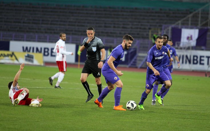 Етър пуска дебютанти срещу Верея