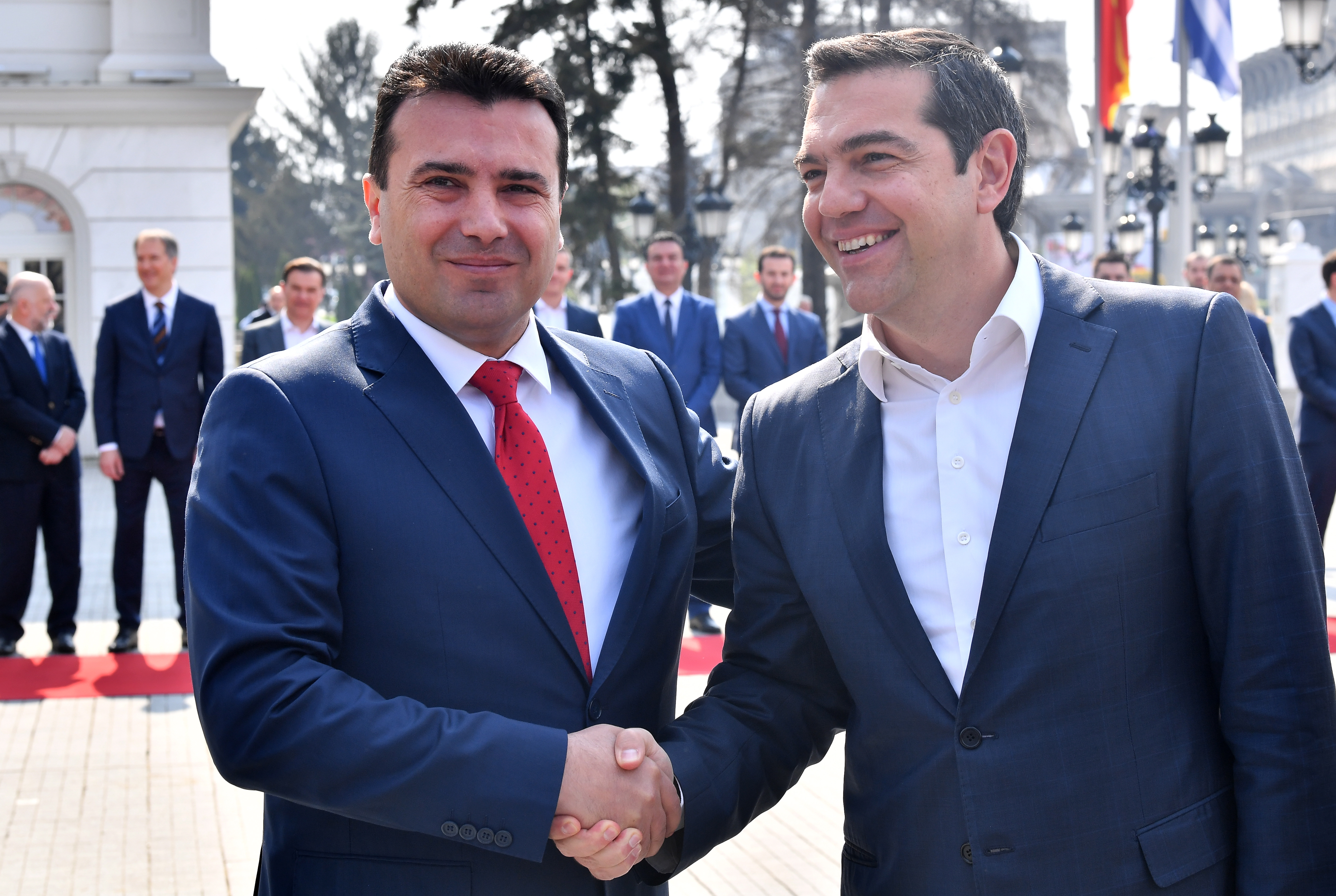 Това е първо посещение на гръцки премиер в страната след подписването на Договора от Преспа