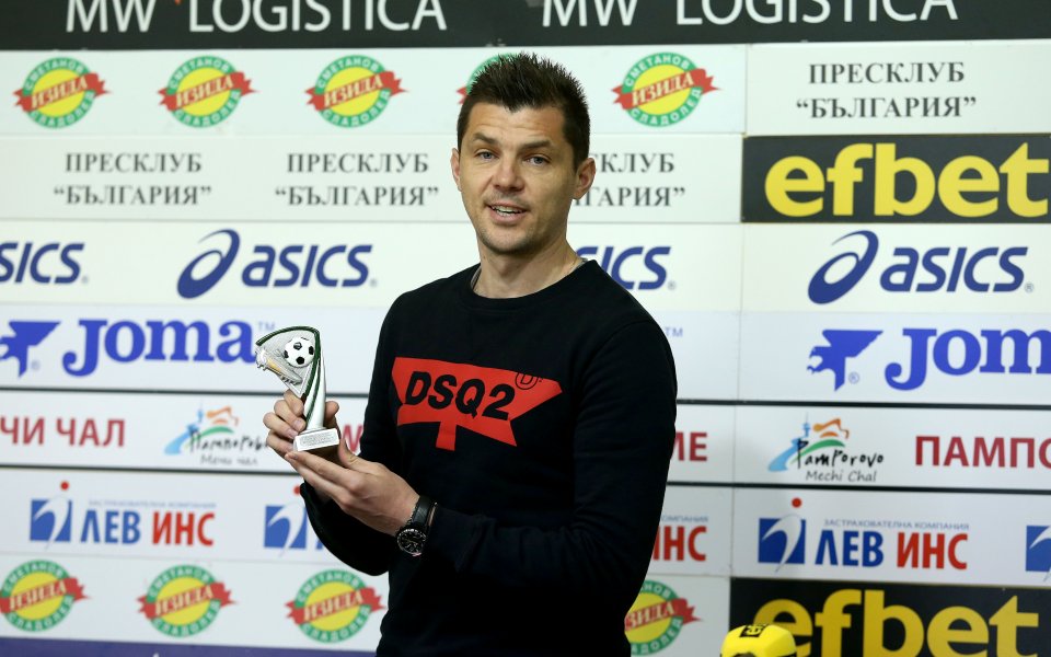 Нападателят на Ботев Враца Валери Домовчийски също е вариант за