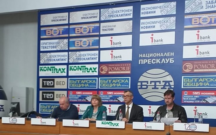Цели 38 премиери на 