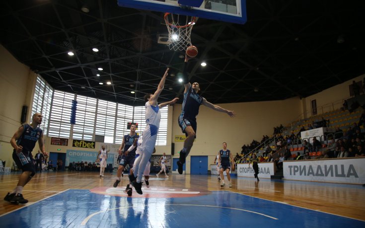 Левски Лукойл и Балкан с победи в първенството