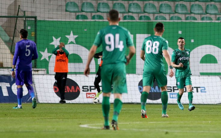 Изпразнен от емоция Етър засити 