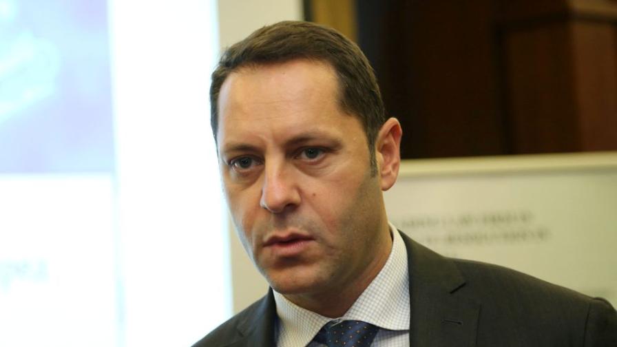 Александър Манолев