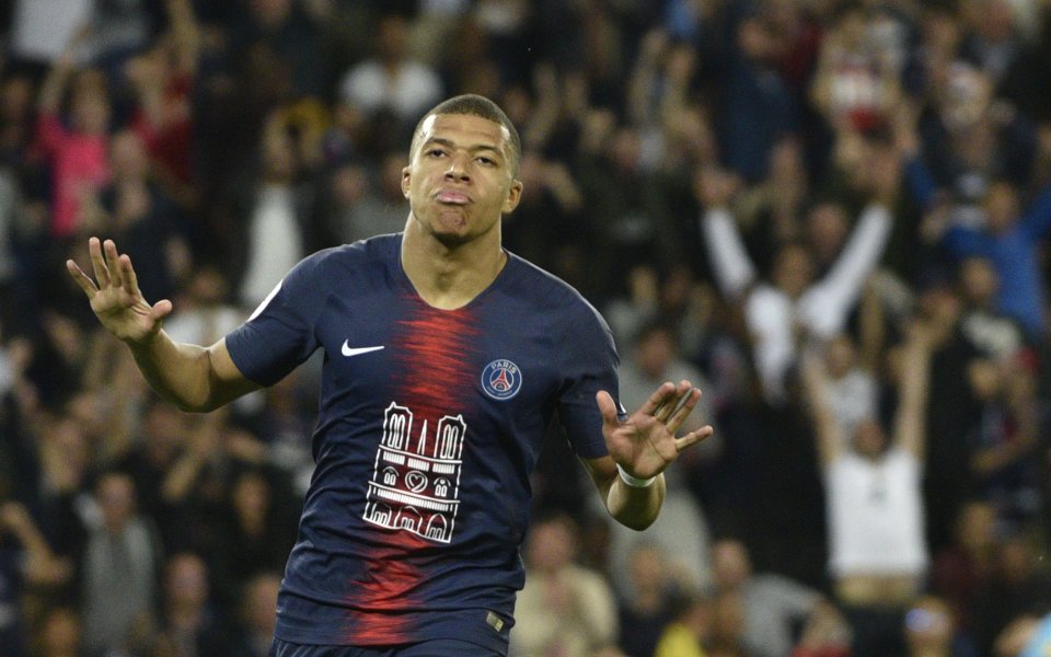 Пари Сен Жермен разпродаде само за 30 минути специалните фланелки