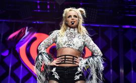  Бритни Спиърс 