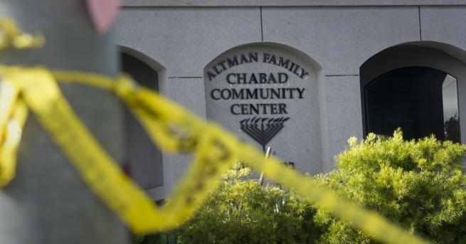 Свят Стрелба в синагога в Калифорния има жертва Заподозреният за