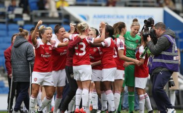 Женският тим на Арсенал триумфира с титлата в Англия за