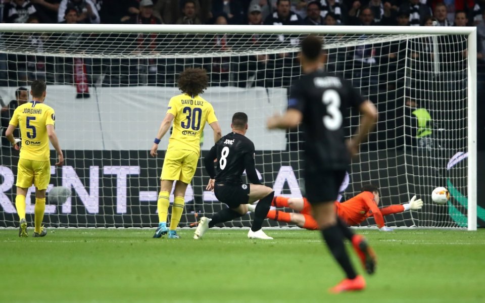 Айнтрахт Франкфурт се изправя срещу английския Челси в първи полуфинален