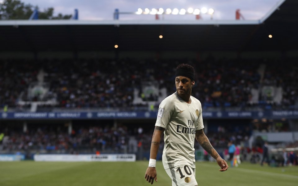 Пари Сен Жермен е поставен в позиция, в която, ако