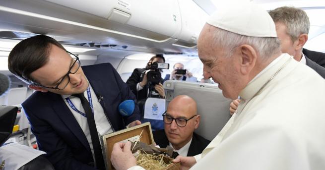 България Подаръците за папа Франциск Всеки от подаръците които получи