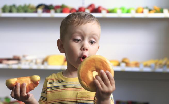 Зелен дюнер и понички от ябълки - другите възможности на нездравословната храна за децата 
