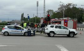  Кола блъсна 4 деца и се обърна в река 