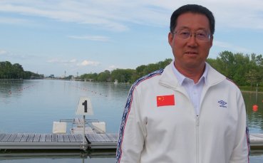 Разширеният национален отбор по гребане на Китай от близо месец