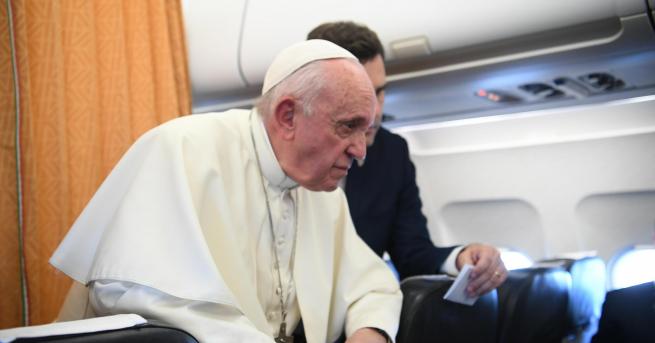 Свят Приключи посещението на папата в Македония При изключителни меркиз