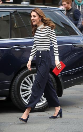  Турнирът за Купата на краля ще се организира на 9 август на остров Уайт. Купата на краля е връчена за първи път от крал Джордж Пети през 1920 година. Осем яхти ще се надпреварват в регатата, а две от тях ще се ръководят от Кейт и Уилям. Кейт е опитна ветроходка - през 2014 година победи своя брачен партньор на шампионат за Купата на Америка в Нова Зеландия. 