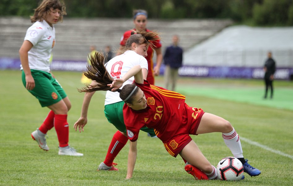 Европейско първенство за жени до 17 България Испания1