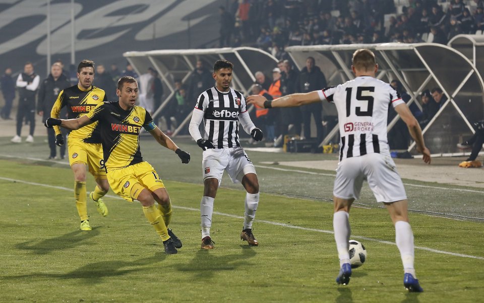 За първи път двата пловдивски отбора Ботев и &bdquo;Локомотив&ldquo; се