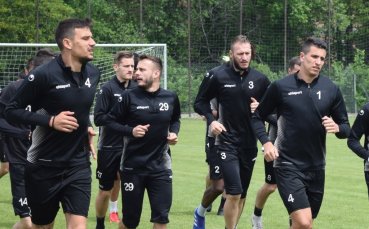 Представителният отбор на Локомотив Пловдив се изправя срещу Етър Велико