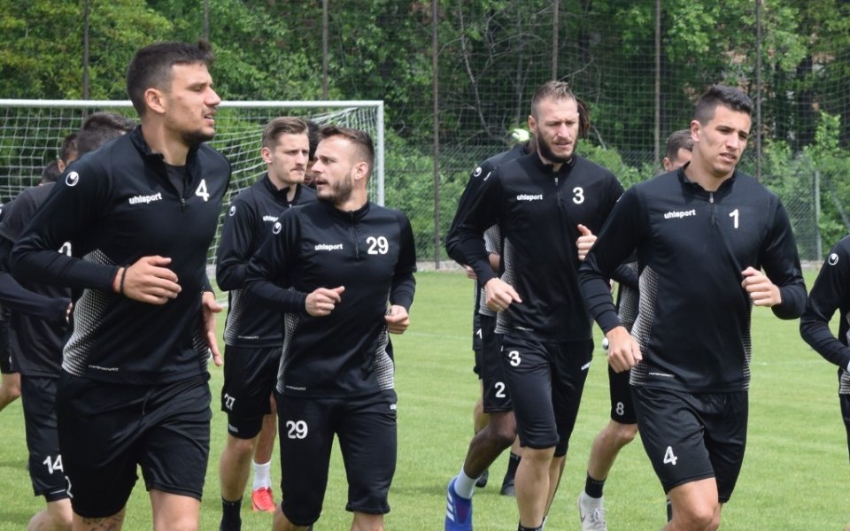 Представителният отбор на Локомотив Пловдив се изправя срещу Етър Велико