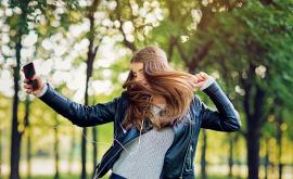  <p>Тя е единствено на 16г. и <span style= 