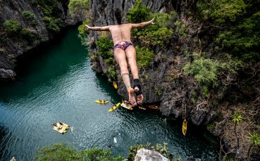 Височинните скокове във вода Red Bull Cliff Diving са