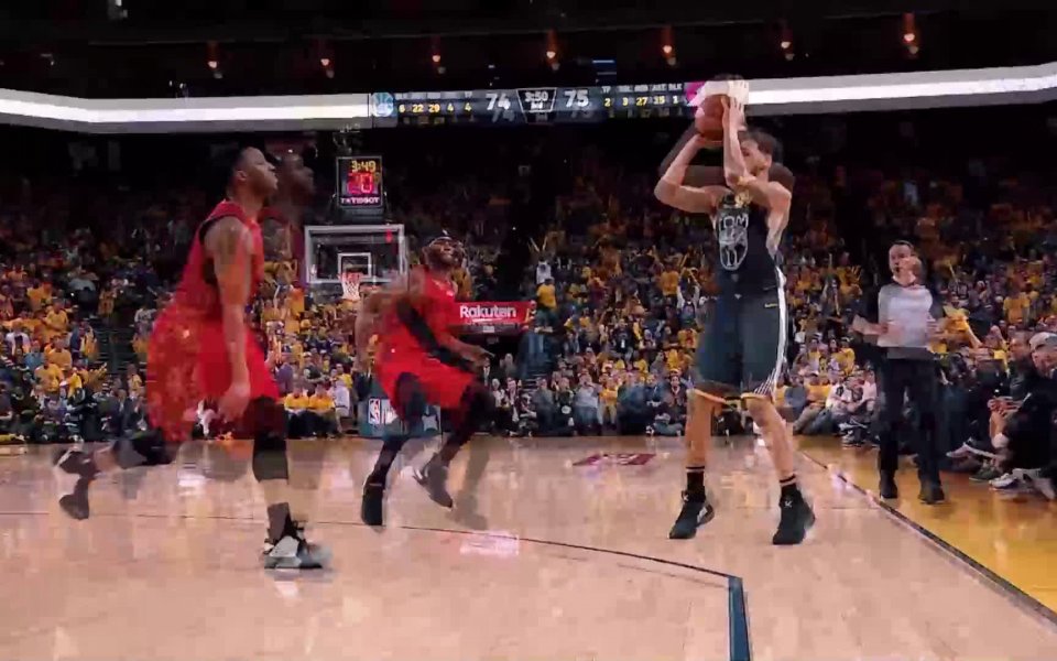 Защитаващият титлата си Голдън Стейт навакса пасив от 17 точки