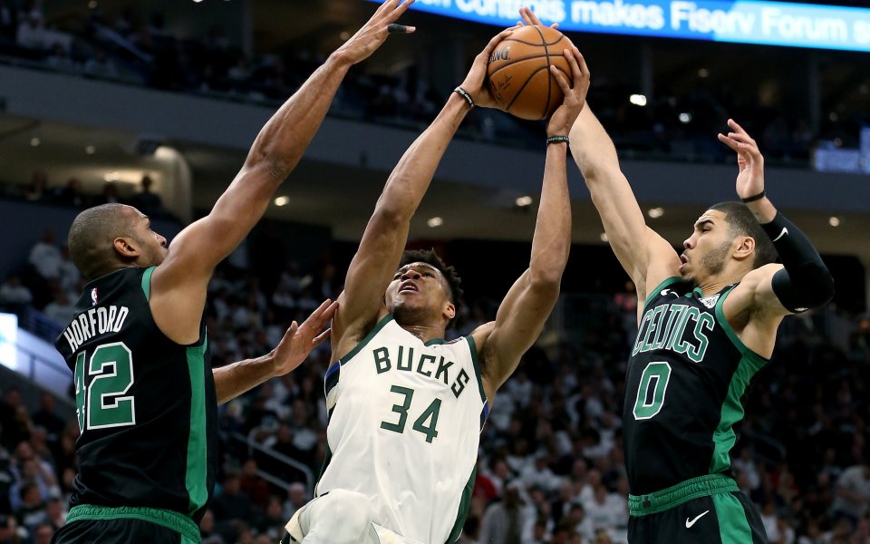 Милуоки Бъкс разгроми Торонто Раптърс със 125:103 точки във втория