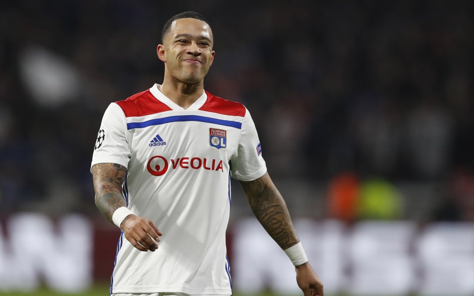 Звездата на Олимпик Лион Мемфис Депай загатна в своя Instagram