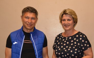 Новият национален селекционер на България Красимир Балъков гласува на изборите