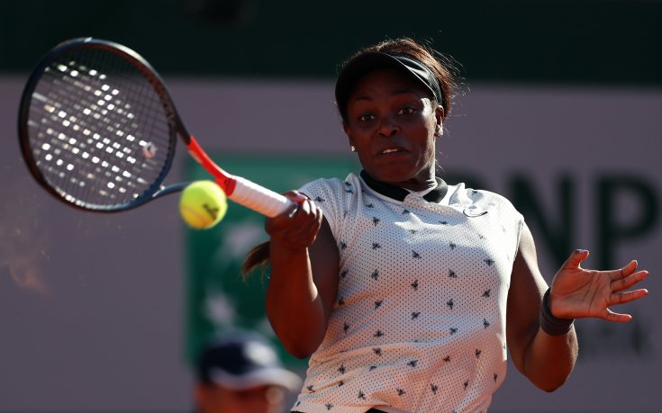 Мугуруса и Слоун Стивънс се класираха за четвъртия кръг на 