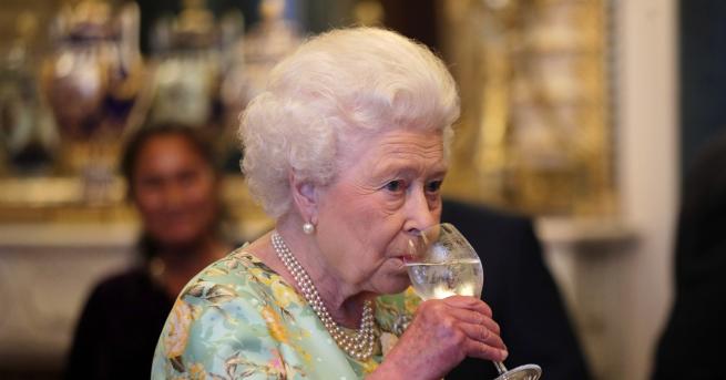 Любопитно Любимите алкохолни напитки на кралското семейство Кралските семейства също