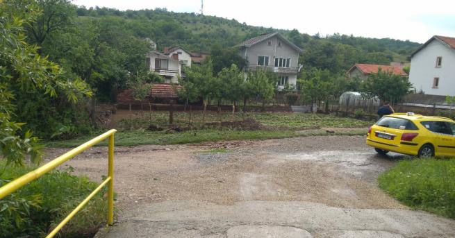 България Река Гюрля излезе от коритото си ситуацията в други