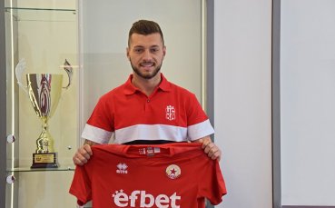 ЦСКА 1948 привлече полузащитника Михаел Орачев Той е роден на