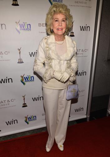  Джорджия Холт е майка на Шер. Бивша актриса, певица и модел, скоро Холт ще навърши 93 години. Въпреки това тя наподобява прелестно. Омъжвала се е 6 пъти, два от които за един мъж, и с изключение на Шер има още една щерка. 