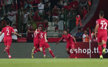 Турция постигна изненадваща победа с 2 0 срещу световния шампион Франция