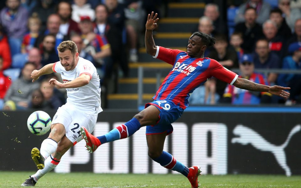 Отборът на Манчестър Юнайтед е отправил оферта към Кристъл Палас