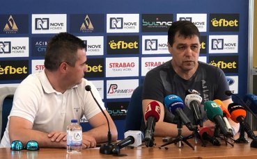 Новият старши треньор на Левски Петър Хубчев говори пред медиите