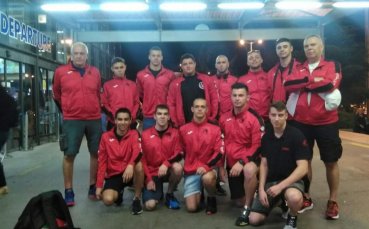 Мъжкият отбор по водна топка на Локомотив НН замина за