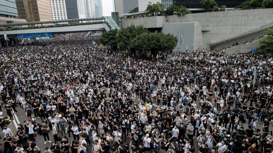 Мащабните протести в Хонконг