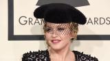  Мадона популяризира новия си албум с гола фотография 