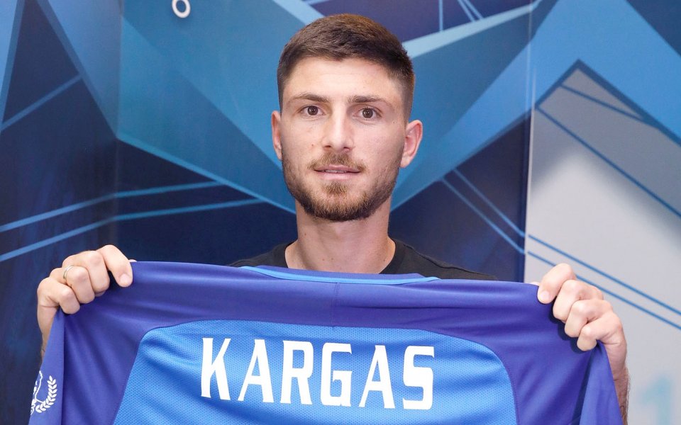 ПФК Левски подписа договор с гръцкия защитник Янис Каргас. Срокът