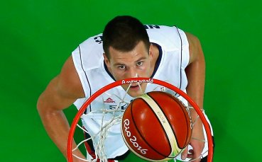 Сръбският баскетболен национал Неманя Недович получи страхотна изненада от половинката