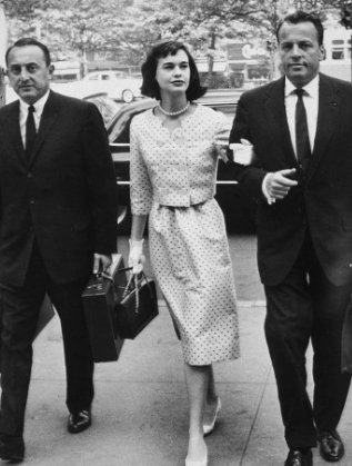  Глория Вандербилт подръка с втория си брачен партньор Леополд Стоковски 